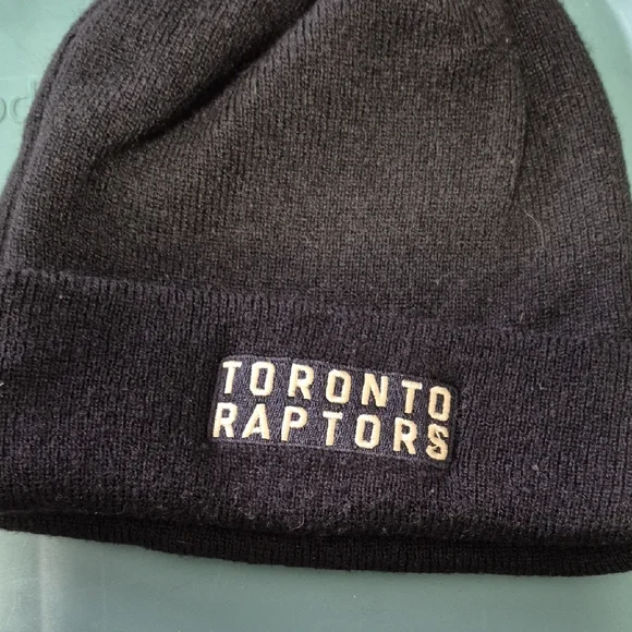 3 Toronto Raptors Beanie Set - Picture 3 of 6